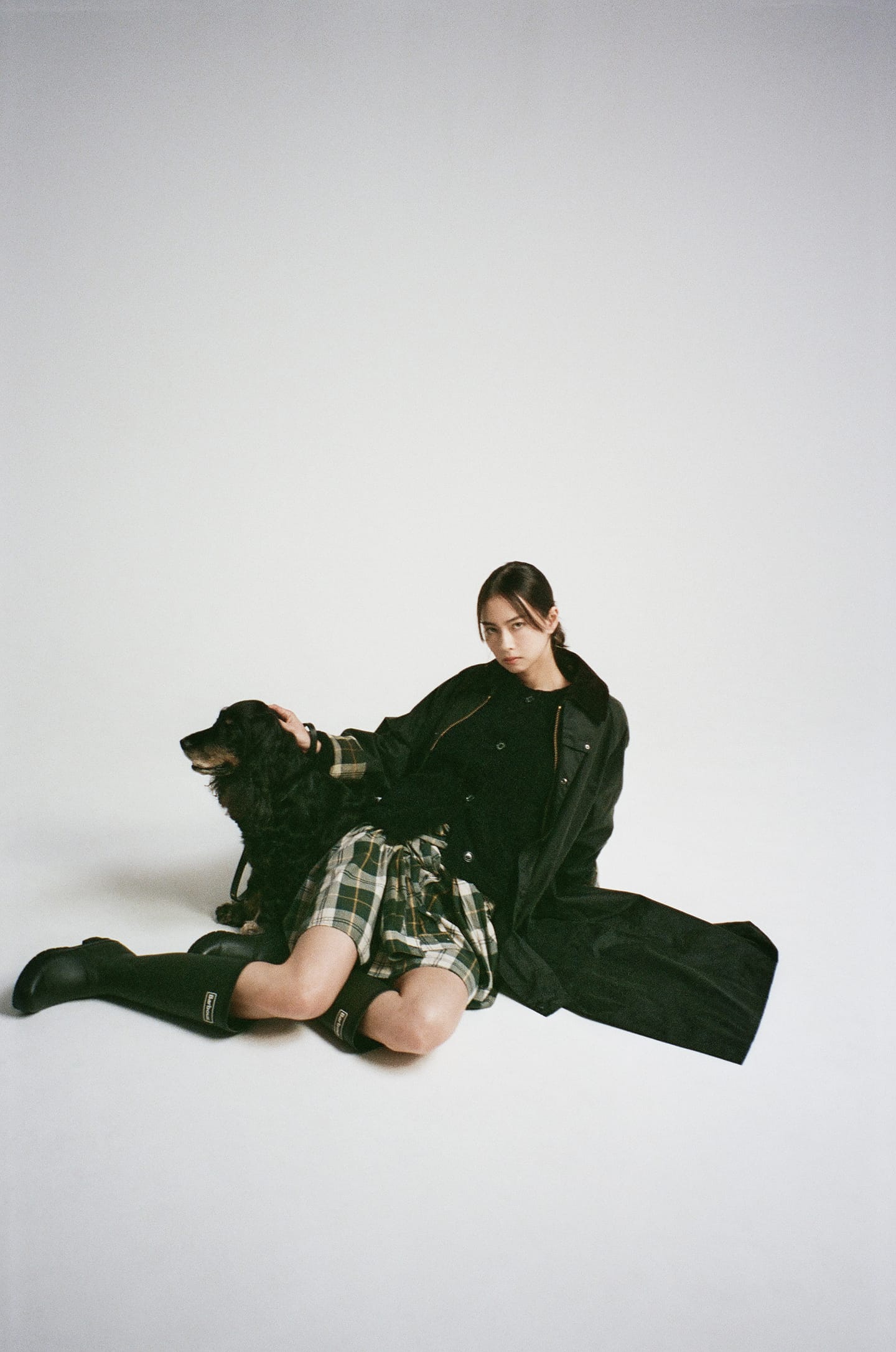 マルチクリエイターのローレン・サイが纏う、バブアーのワックスジャケット イメージ14