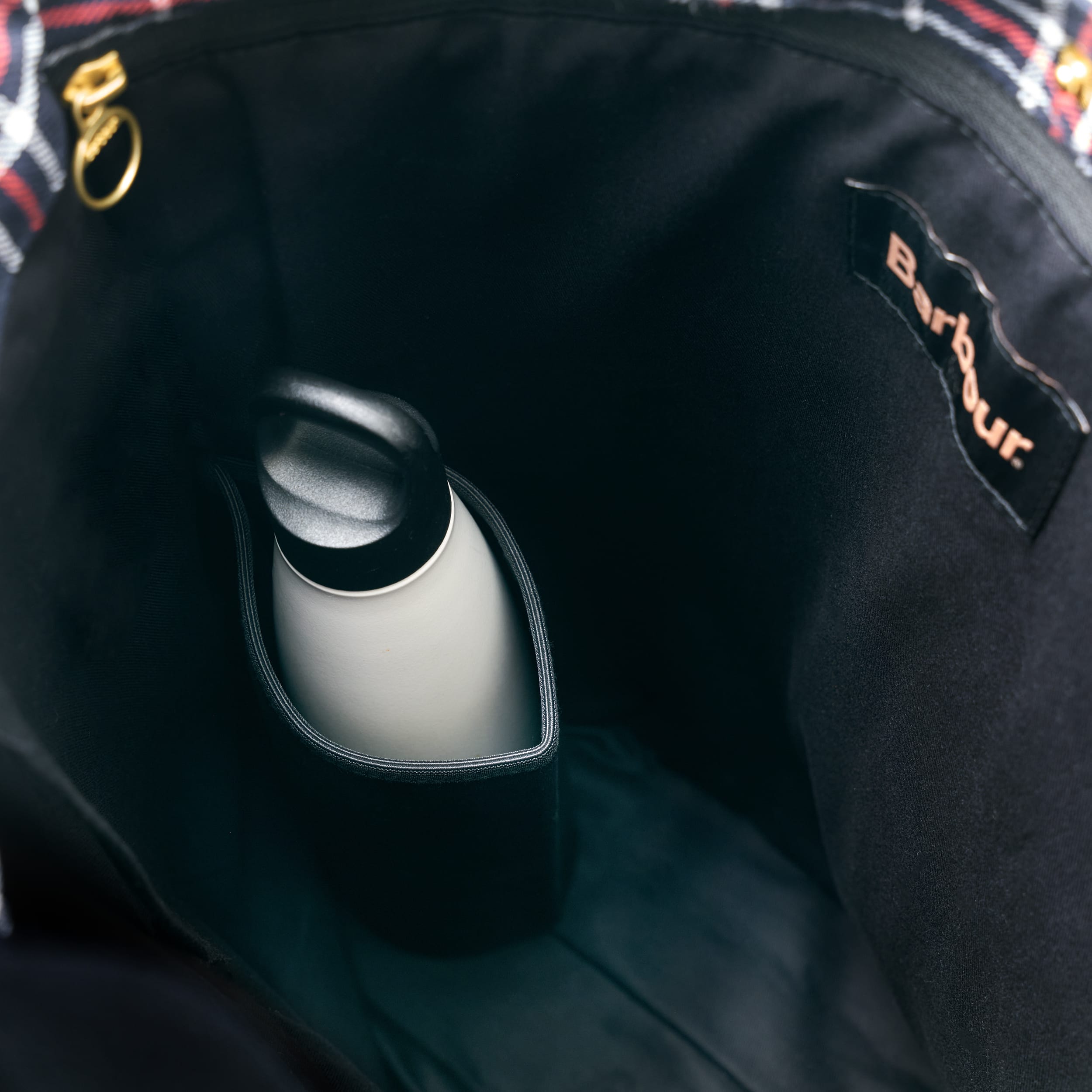 春夏の装いに、バブアーのバッグを イメージ13